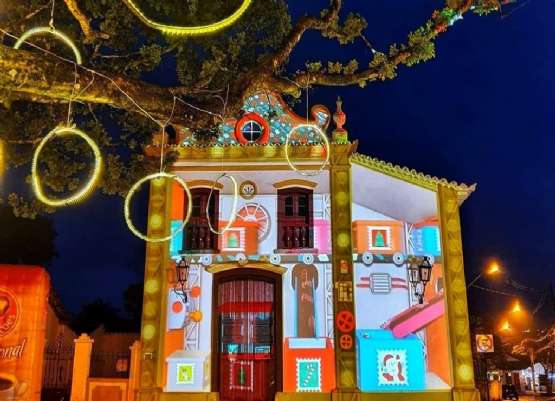 TIRADENTES COM NATAL ILUMINADO